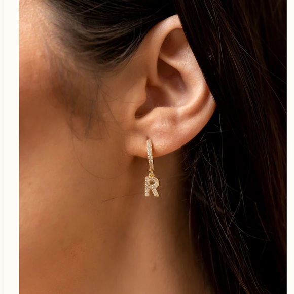 Rachel Parcell x Electric Picks Gold Initial Earrings D - Picture 2 of 8